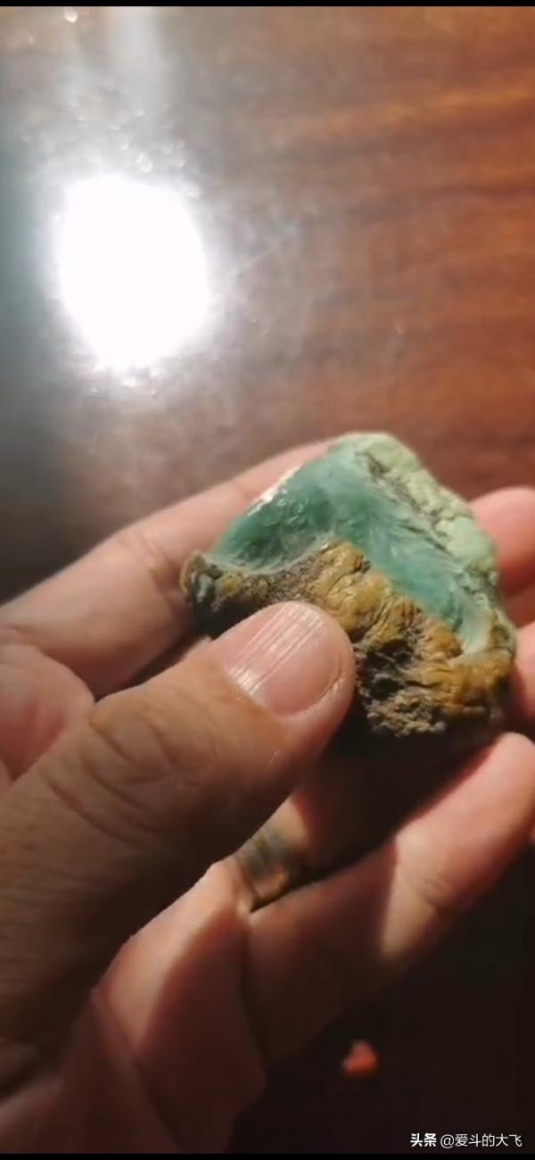 個人收藏的綠松石,湖北絕坑的果凍料!大家說雕什麼好? 個人收藏的綠松石,湖北絕坑的果凍料!大家說雕什麼好?