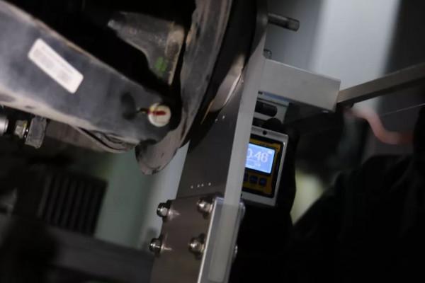 怪獸修車：翻新來自河南的大眾途安，全車異響抖動，積碳堆積如山