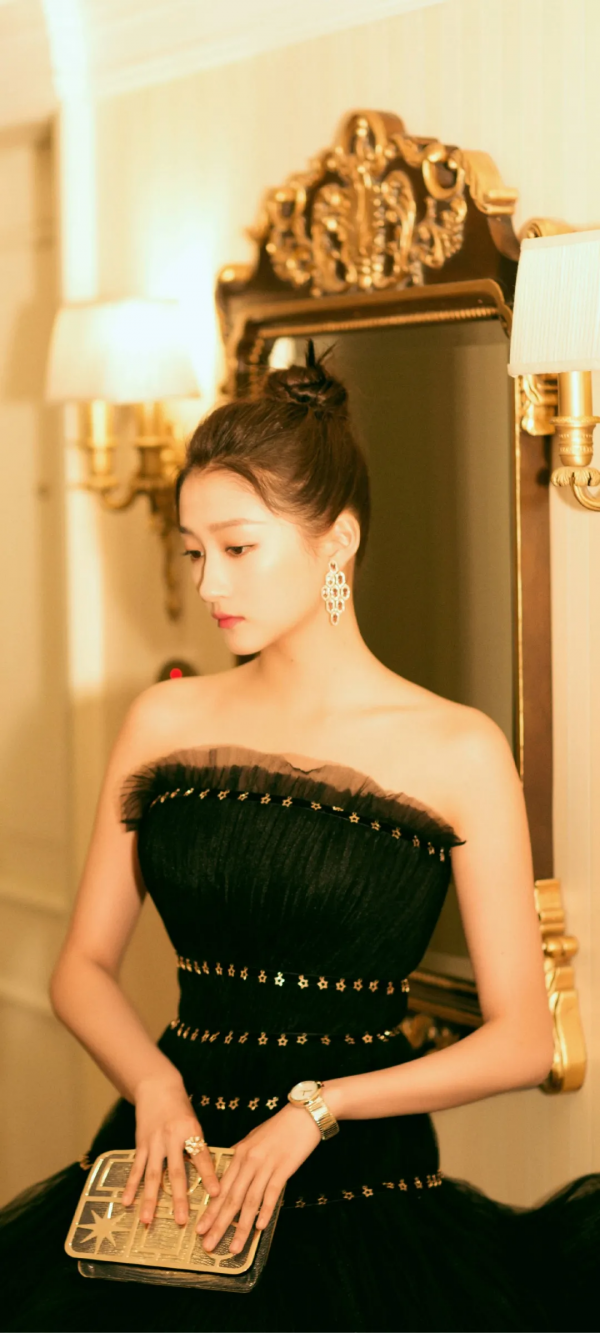 關曉彤桌布 關曉彤桌布