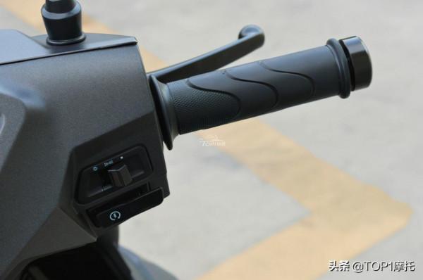 沒ABS有點遺憾 價格是硬傷 新大洲本田裂行125到店實拍 沒ABS有點遺憾 價格是硬傷 新大洲本田裂行125到店實拍