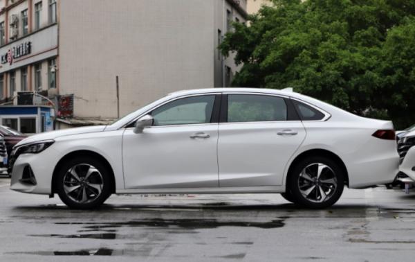 優質國產中型車對比:吉利博瑞VS傳祺GA6 優質國產中型車對比:吉利博瑞VS傳祺GA6