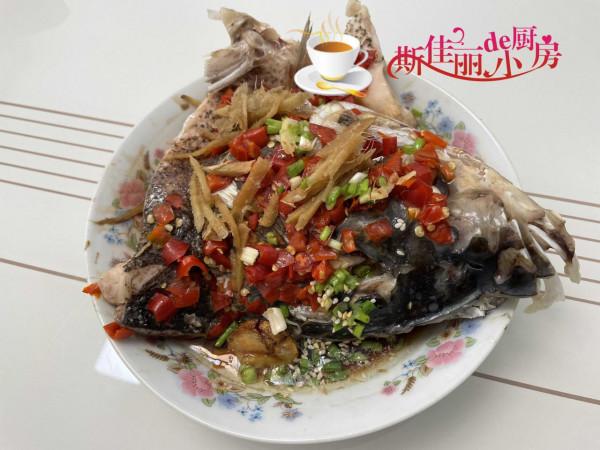 回孃家吃飯母親做了滿滿一桌菜，曬圈火了，網友：還是親媽最疼人