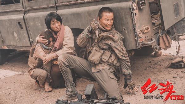 濃妝豔抹就別演軍人了!這8位女星告訴你,什麼才是颯爽英姿 濃妝豔抹就別演軍人了!這8位女星告訴你,什麼才是颯爽英姿