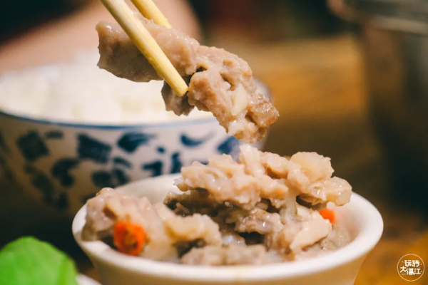 凌晨2:30營業，沒名字沒定位