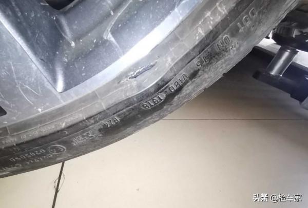 這輛寶馬X6給了錢不敢開走，拆開內飾買家看傻眼，網友：上頭了