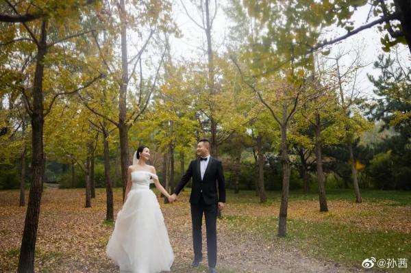 孫茜曬妹妹婚紗照，祝賀新婚，但是很遺憾自己去不了