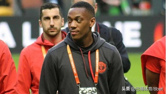 還是砸手裡了？曼聯出售馬夏爾無望，陣容臃腫難以調換？