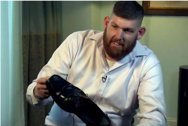 38年前,那個出生就轟動美國、體重14.5斤的巨嬰,如今圓夢成空警 38年前,那個出生就轟動美國、體重14.5斤的巨嬰,如今圓夢成空警