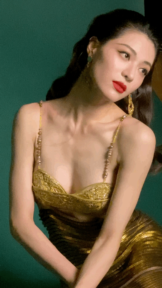 鍾楚曦年度活動造型精選合輯 ​​