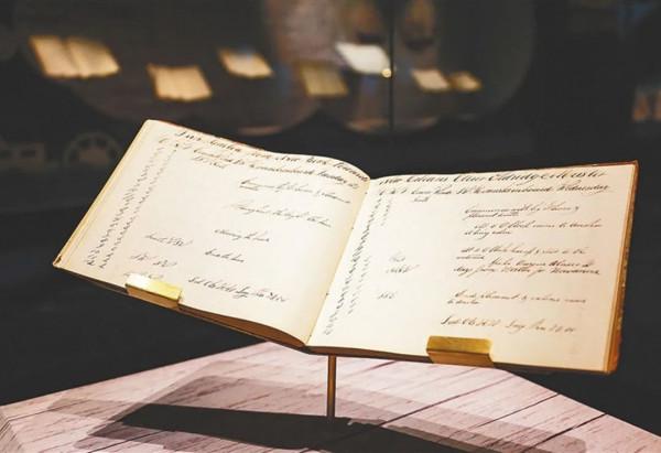 英國佬從沉船中盜走中國上百萬件文物，賣了兩億：砸了也不還中國