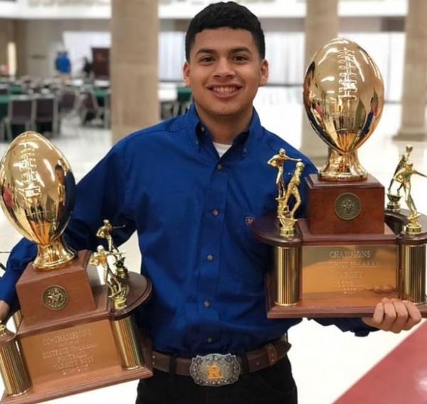 美頂流歌手演唱會煽動狂歡致8人被踩死!目擊者:他邊唱邊看人死 美頂流歌手演唱會煽動狂歡致8人被踩死!目擊者:他邊唱邊看人死