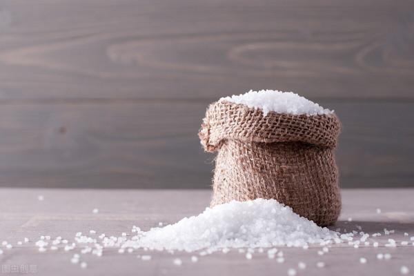 甲狀腺癌在女性患者中的發病率約為男性患者的6倍