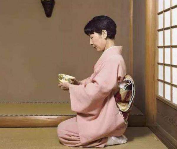 到日本人家裡拜訪，進門全都要脫鞋，如果有腳臭該怎麼辦？