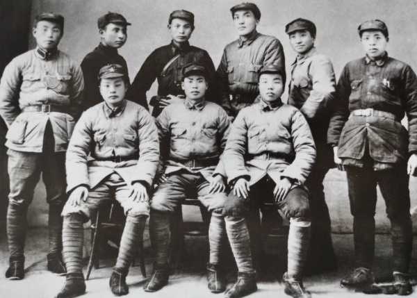 楊得志回湖南探親,姐姐掏出一張照片:壞人看見要殺頭!為何? 楊得志回湖南探親,姐姐掏出一張照片:壞人看見要殺頭!為何?