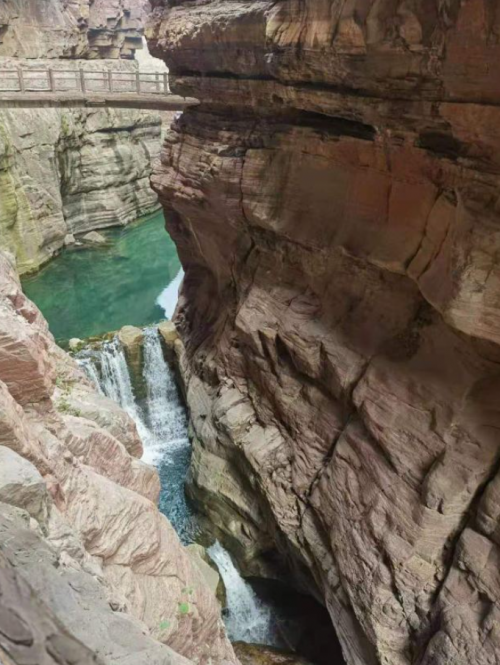 開著探嶽玩自駕，探秘雲臺山紅石峽