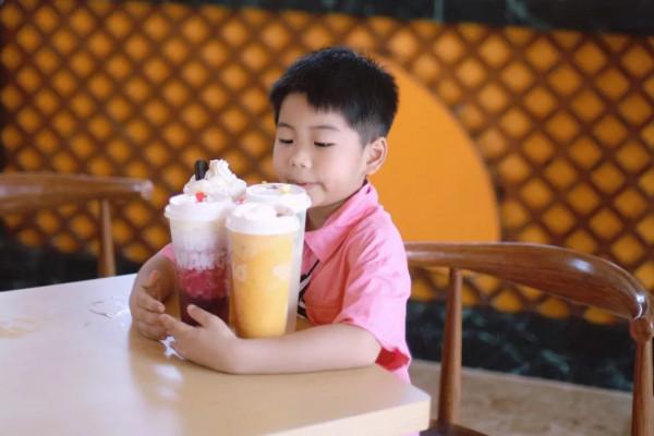 周邊遊｜住進小木屋泡私湯，乘網紅小火車玩彩虹滑道