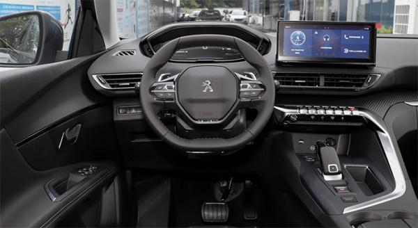 綜合表現很全面，底盤似乎有“魔力”，試駕新款東風標緻5008