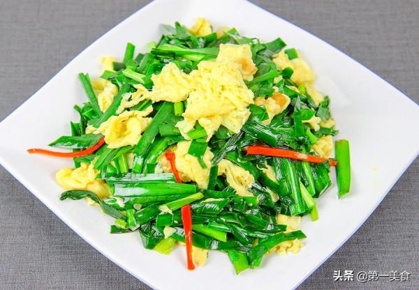 飯店的韭菜炒雞蛋為啥鮮嫩又翠綠，這幾個技巧很重要，學會在家做