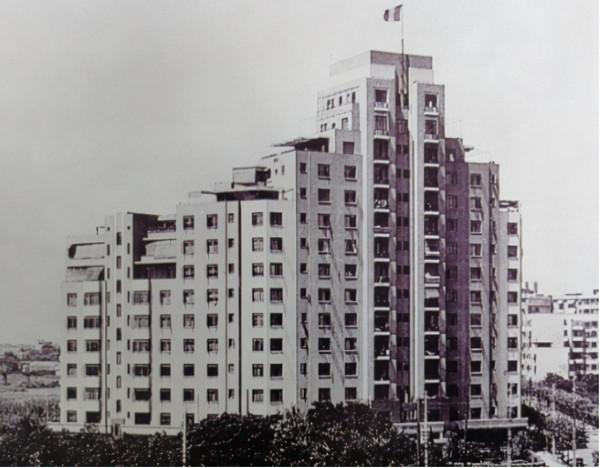 1971年，一件國寶在外賓宴會上離奇失蹤，周總理處理得非常高明