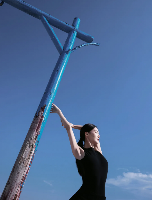 ​金晨光腳跳舞火出圈，又是被她裝到的一天