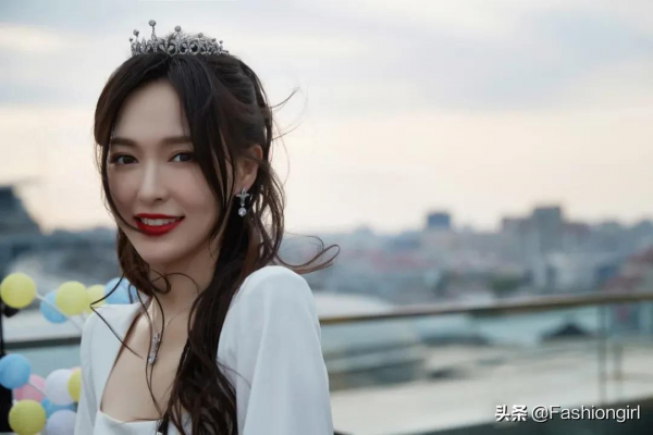 唐嫣已經糊到開始給人做配了? 唐嫣已經糊到開始給人做配了?