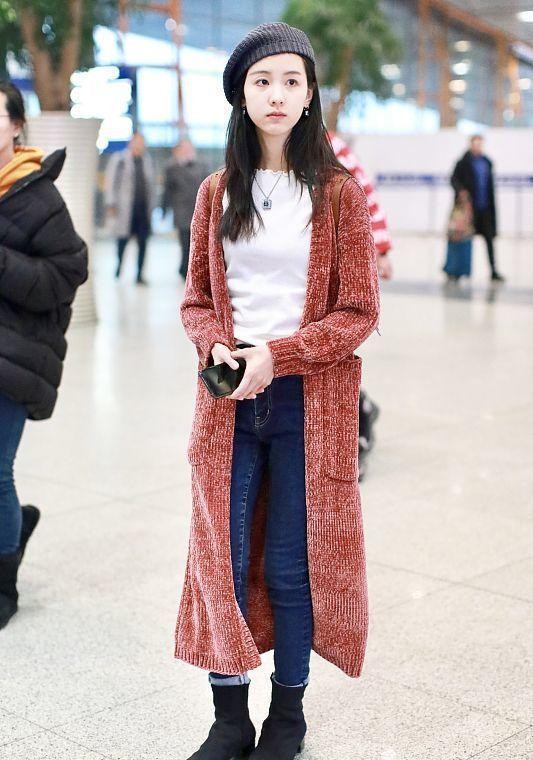 陳都靈的文藝感不是裝的,穿拼色馬甲配貝雷帽,“初戀臉”太迷人 陳都靈的文藝感不是裝的,穿拼色馬甲配貝雷帽,“初戀臉”太迷人