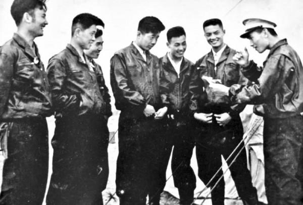 成都軍區的第一任空軍司令員，62歲授中將，65歲被免職後退役