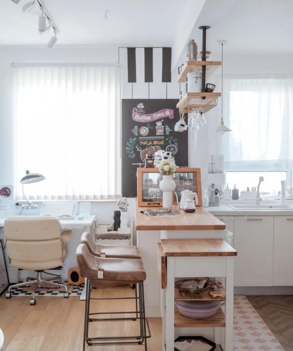 70㎡老破小，堅決砸掉兩面牆，讓客餐廚、書房一體化，太讚了