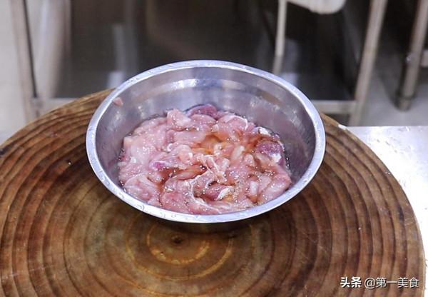 飯店的香菇肉片為啥好吃,原來醃製是關鍵,廚師長教你正確做法 飯店的香菇肉片為啥好吃,原來醃製是關鍵,廚師長教你正確做法