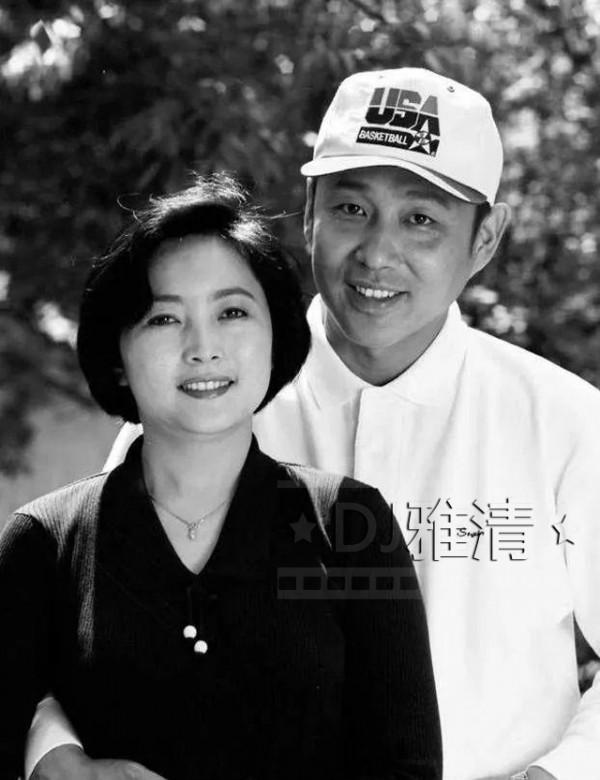 80年代20對明星夫妻合影照 大多都是姐弟戀 他們為何能相伴到老? 80年代20對明星夫妻合影照 大多都是姐弟戀 他們為何能相伴到老?