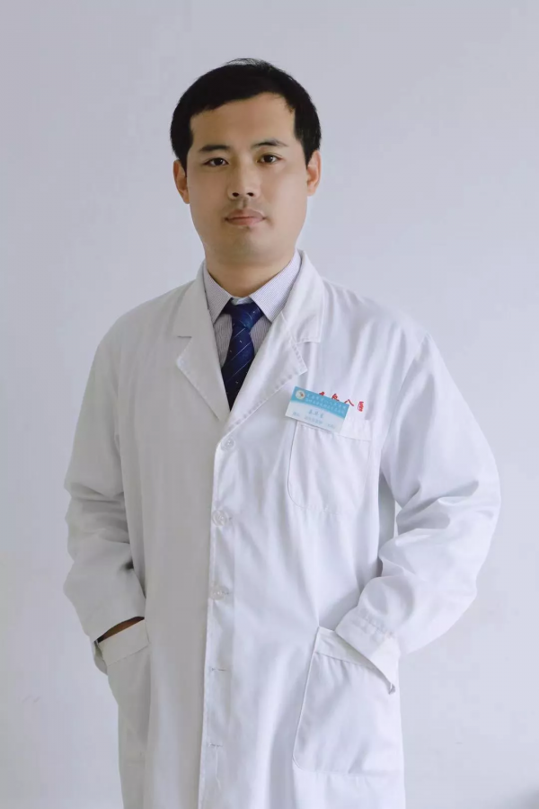 醫心向黨 醫心為民丨患者左眼失明多年 專家仁心妙手回春