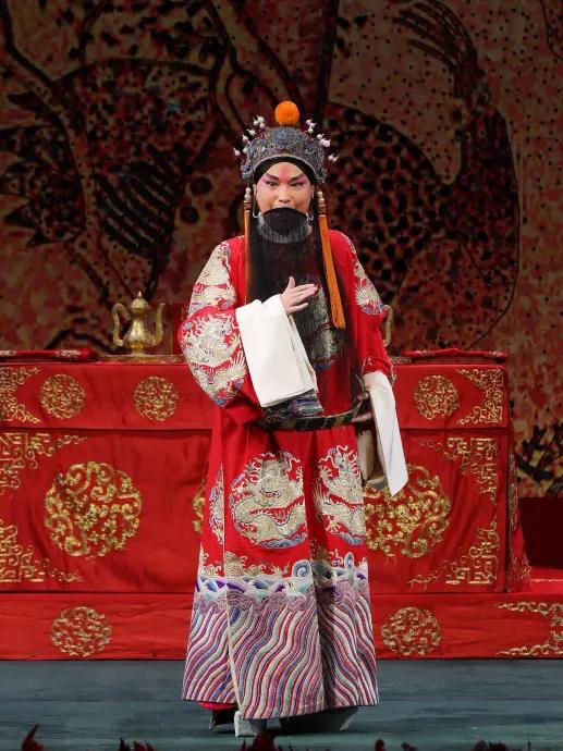 京劇演員不能總自己捧自己,劉秀榮、王珮瑜、譚正巖皆是如此 京劇演員不能總自己捧自己,劉秀榮、王珮瑜、譚正巖皆是如此