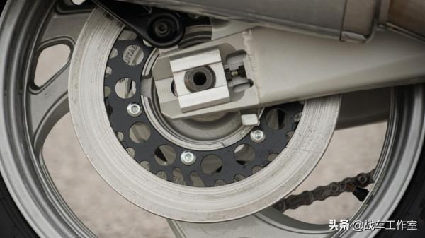 守護經典，將雅馬哈GTS1000擁入懷中（細節部分）