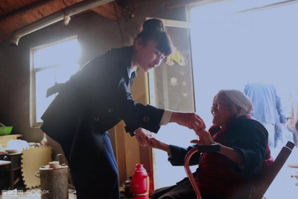 歲歲重陽，今又重陽