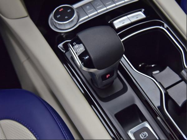 北汽福田皮卡馭炮大將軍，不但能拉貨，還有著轎車的豪華內飾