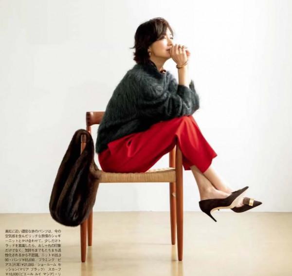 憑著“高雅穿搭”，50+的她美成一幅畫！3個精髓，帶你輕鬆取經