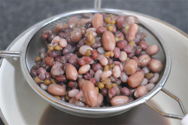 比饅頭簡單、比煎餅香,攪一攪,10分鐘連碗端上桌,好蓬鬆 比饅頭簡單、比煎餅香,攪一攪,10分鐘連碗端上桌,好蓬鬆