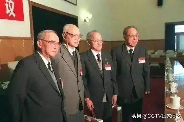 他讓中國人首次看到清晰衛星影象!今日,致敬“兩彈一星”元勳王大珩 他讓中國人首次看到清晰衛星影象!今日,致敬“兩彈一星”元勳王大珩