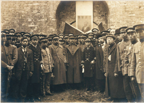 同盟會推動革命多年，為何武昌起義成功後，卻推選黎元洪為首領？