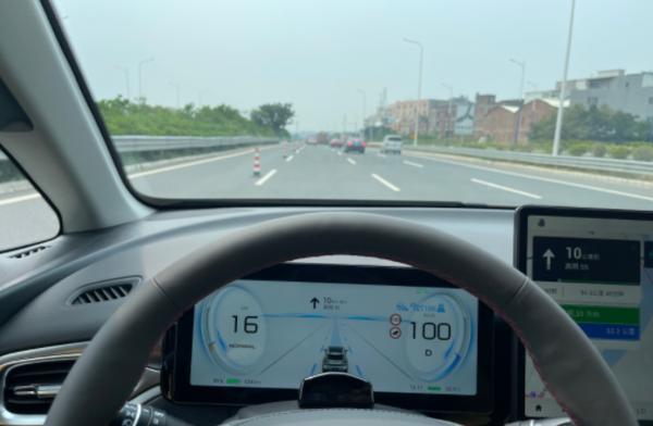 試駕AION V Plus:顏值智慧雙重進化,不止“小改款”那麼簡單 試駕AION V Plus:顏值智慧雙重進化,不止“小改款”那麼簡單