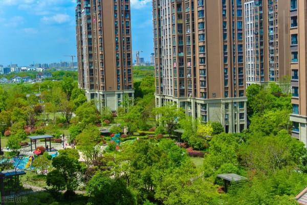 售樓小姐總結買房7字箴言：買邊、買中、買三室，非常實用