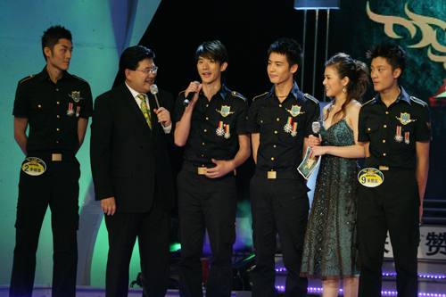 明明是大高個，卻被誤會成矮個的8個男星，一個比一個讓人意外