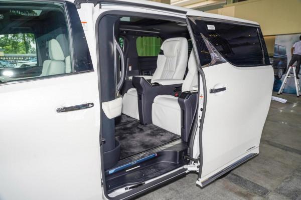 這款MPV,售價146.6萬,比埃爾法更“壕”,後排是老闆們的最愛 這款MPV,售價146.6萬,比埃爾法更“壕”,後排是老闆們的最愛