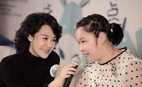 胡杏兒情人節秀恩愛，無濾鏡無美顏，真實的自然美打臉多少女星？