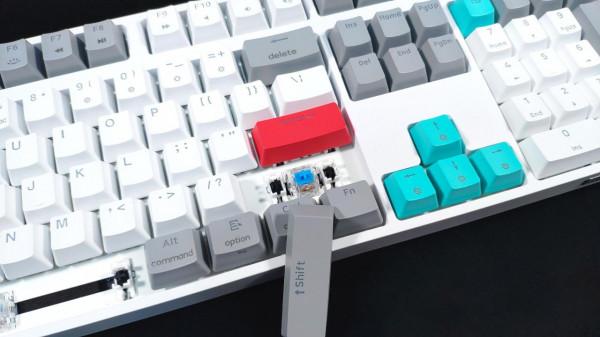 遇見珊瑚海，鍵線分離、熱插拔、RGB燈效，小呆蟲GK108開箱