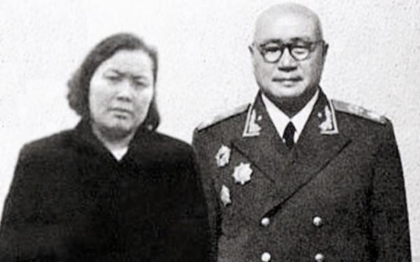 1955年授銜時,元帥夫人被授予軍銜,都是誰,擔任什麼職務 1955年授銜時,元帥夫人被授予軍銜,都是誰,擔任什麼職務