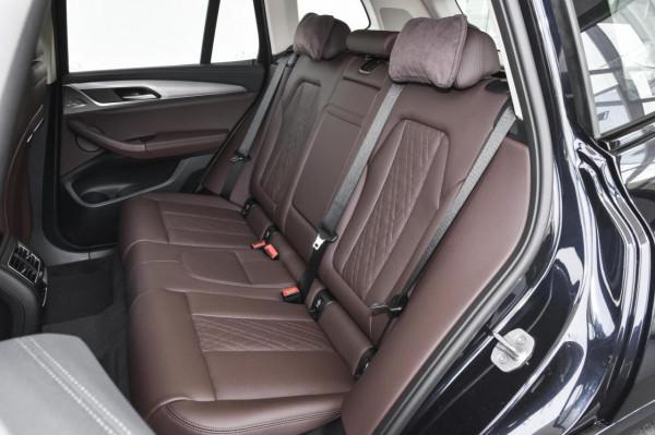 寶馬iX3:純電續航里程490km,286馬力,指導價43.99萬,造型討喜 寶馬iX3:純電續航里程490km,286馬力,指導價43.99萬,造型討喜