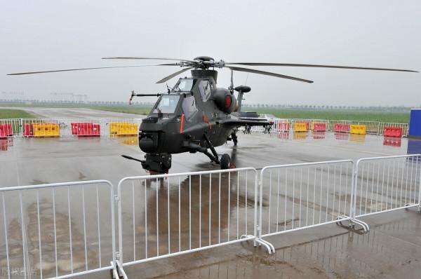 武裝直升機大比較，Z-10 VS LCH，國外網友如何看？