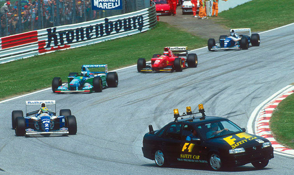 地表最快的救護車|賽場上的醫療車與安全車 地表最快的救護車|賽場上的醫療車與安全車