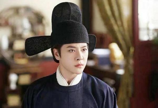 清代奇案：妻子遭人囚禁，丈夫逃脫，躲進寺院半載，忠厚弟弟上位